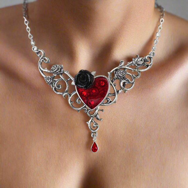 P721_blood-rose-heart-necklace