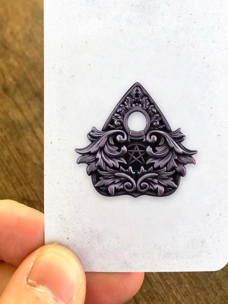 Ouija Planchette Pin de solapa de esmalte adornado