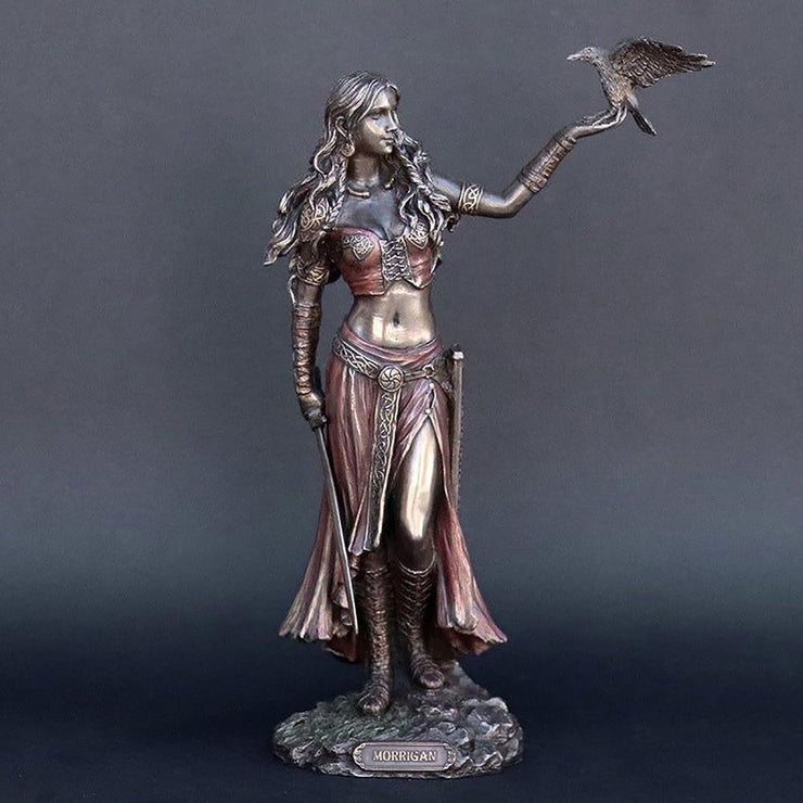 Morrigan La déesse celtique de la bataille Sculpture en résine bronze